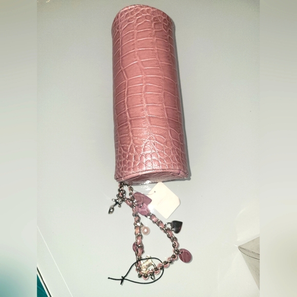 Liz Claiborne Croc-Embossed Pink Wristlet - Picture 4 of 7